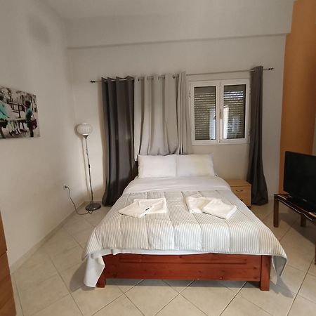 Cozy apartment in the center of Aighion Achaia - ground floor - ισόγειο στουντιο Αίγιο Εξωτερικό φωτογραφία