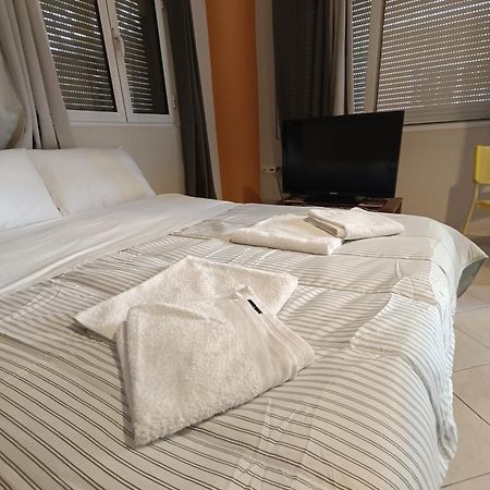 Cozy apartment in the center of Aighion Achaia - ground floor - ισόγειο στουντιο Αίγιο Εξωτερικό φωτογραφία