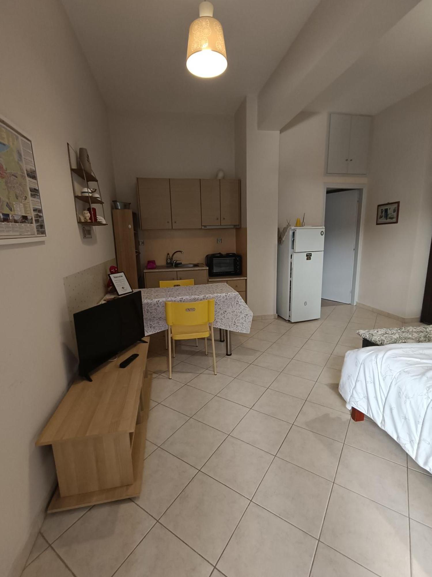 Cozy apartment in the center of Aighion Achaia - ground floor - ισόγειο στουντιο Αίγιο Εξωτερικό φωτογραφία