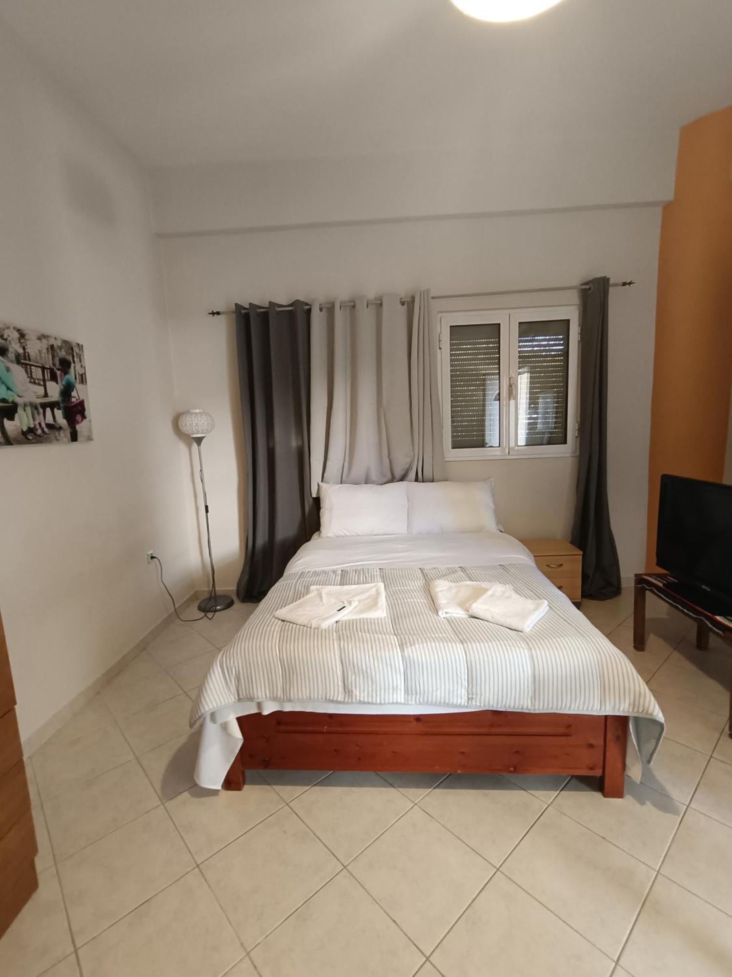 Cozy apartment in the center of Aighion Achaia - ground floor - ισόγειο στουντιο Αίγιο Εξωτερικό φωτογραφία
