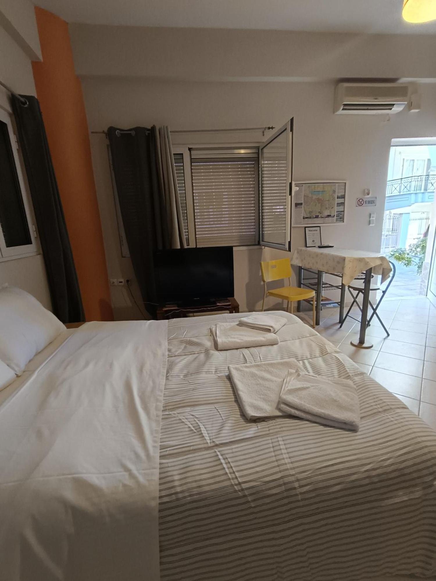 Cozy apartment in the center of Aighion Achaia - ground floor - ισόγειο στουντιο Αίγιο Εξωτερικό φωτογραφία